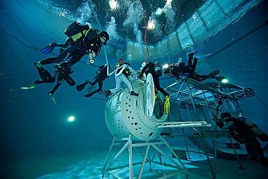 《星之侵略者》收获98%好评率 机甲打牌肉鸽融为一体